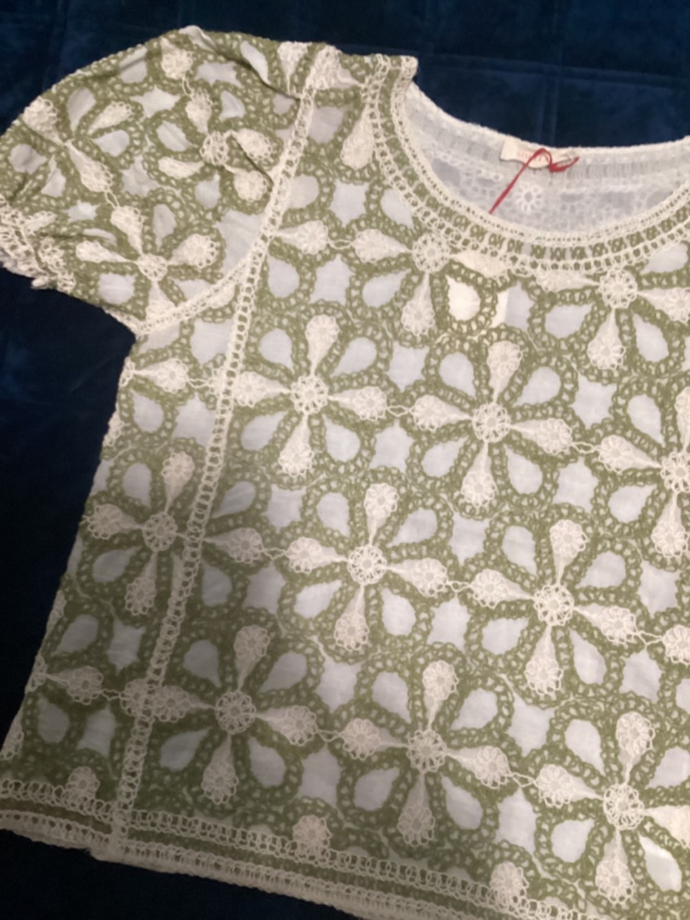 Solitaire Blouse - Picture 2 of 3